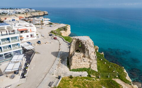 Azzurra: Blå, Kyst, Hav, Coastal Og Oceaniske Landskabsformer, Rots, Terræn, Ocean, Promontory, Turistattraktion