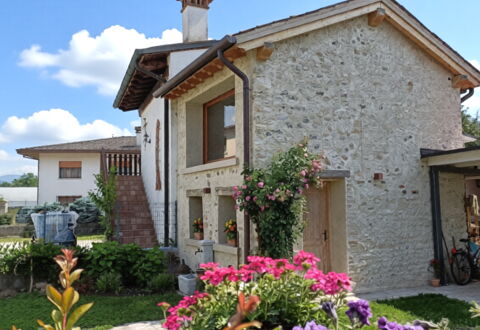 La Casetta dei Palù, Valdobbiadene: Væg, Bygning, Vindue, Hus, Hjem, Dør, Busk, Boligområde, Sommerhus