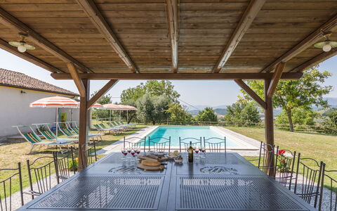 Villa Felice, Private Pool and Hills: Stuehus, Svømmepøl, Estate, Udvej, Veranda, Skygge, Hacienda, Have, Udendørs Møbler, Gård