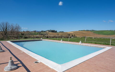 Il Giuncheto Apartments, Pool, Umbrian Countryside: Svømmepøl, Kompositmateriale, Skygge, Udvej, Thermae, Water Feature, Flise, Udendørs Møbler, Hacienda, Villa