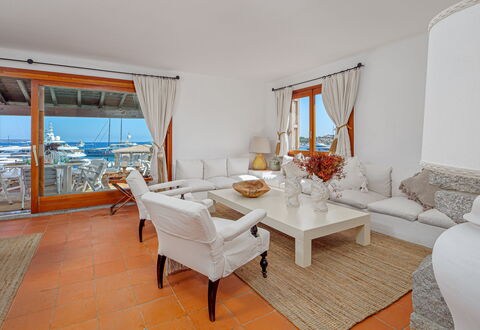 Residenza Rudalza: Møbel, Bord, Etage, Stol, Gulvbelægning, Couch, Lejlighed, Stue, Køkken & Spisebord