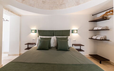Trullo Miravista Valle D'Itria: Væg, Indretning, Møbel, Soveværelse, Seng, Gulvbelægning, Loft, Etage, Belysning, Værelse