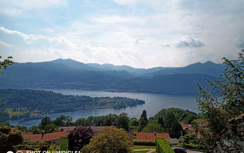 Bellavista Dimora Storica Vista Lago: Bjerg, Bjergrige Landskabsformer, Krop Af Vand, Vandressourcer, Bakke, Natur, Highland, Naturlige Landskab, Landskab, Bjergkæde