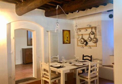 Le Loggine del Pignatello Apartment, Siena City: Møbel, Indretning, Træ, Gulvbelægning, Etage, Loft, Stol, Køkken & Spisebord, Spisestue, Bord