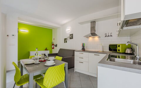 Antica Corte: Indretning, Køkken, Etage, Loft, Værelse, Countertop, Lejlighed, Håndvask, Større Bandage, Stol