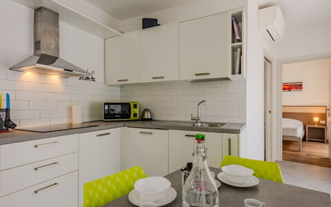 Antica Corte: Indretning, Countertop, Køkken, Gulvbelægning, Loft, Større Bandage, Møbel, Etage, Køkken Apparat, Håndvask