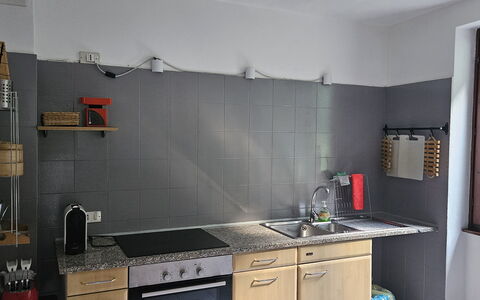 The Heritage Home: Køkken, Gulvbelægning, Indretning, Køkken Apparat, Møbel, Større Bandage, Etage, Countertop, Værelse, Køkkenvask