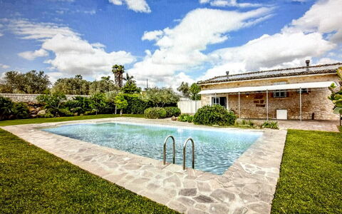 Villa Fontanazza: Svømmepøl, Udvej, Kompositmateriale, Estate, Eco Hotel, Water Feature, Stuehus, Backyard, Villa, Hacienda