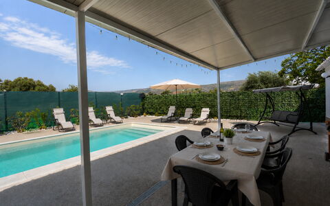 Villa Cosentini: Udendørs Møbler, Svømmepøl, Skygge, Stol, Blomsterkrukke, Stueplante, Eco Hotel, Gårdhave, Landscaping, Udvej