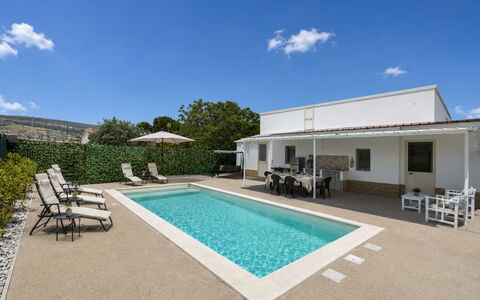 Villa Cosentini: Svømmepøl, Skygge, Udvej, Estate, Stuehus, Gårdhave, Gårdsplads, Design, Udendørs Møbler, Villa