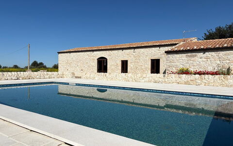 Villa Palmento by Geco Vacation Rentals: Kompositmateriale, Svømmepøl, Estate, Villa, Stenmur, Hacienda, Udvej, Water Feature