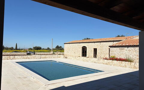 Villa Palmento by Geco Vacation Rentals: Svømmepøl, Kompositmateriale, Estate, Beton, Flise, Hacienda, Udvej, Villa, Water Feature, Flise