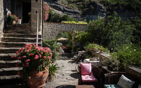 Agriturismo Arcera: Blomsterkrukke, Busk, Stueplante, Have, Gårdsplads, Udendørs Møbler, Altan, Hacienda, Landscaping