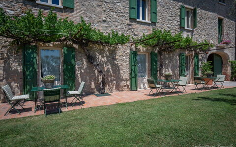 Preseglie Lake Garda: Udendørs Møbler, Udendørs Bord, Have, Gårdsplads, Blomsterkrukke, Villa, Stueplante, Hacienda, Backyard