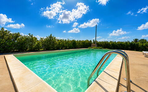 Villa Marzia: Blå, Vand, Svømmepøl, Kompositmateriale, Afspejling, Udvej, Water Feature, Eco Hotel, Reflekterende Pool