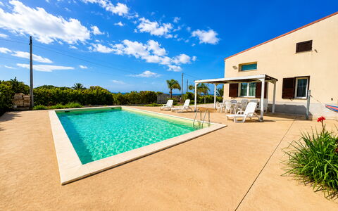 Villa Marzia: Blå, Svømmepøl, Udvej, Skygge, Estate, Eco Hotel, Villa, Hotel, Hacienda