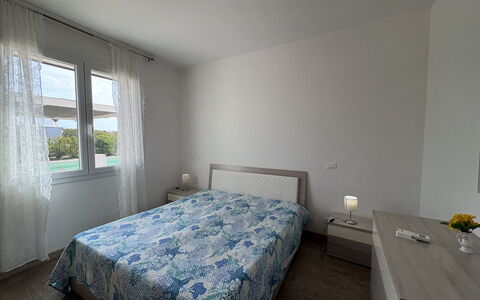 Villa Marzia: Soveværelse, Møbel, Seng, Sengetøj, Indretning, Etage, Sengetøj, Gulvbelægning, Bed Frame, Sengetøj