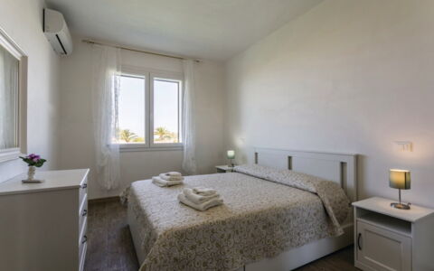 Villa Marzia: Soveværelse, Lejlighed, Etage, Seng, Hjem, Møbel, Sengetøj, Bed Frame, Sengetøj, Værelse