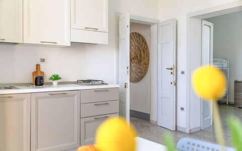 Casale Oleandro Marino: Møbel, Indretning, Træ, Countertop, Gulvbelægning, Cabinetry, Køkken, Køkken Apparat, Værelse, Større Bandage