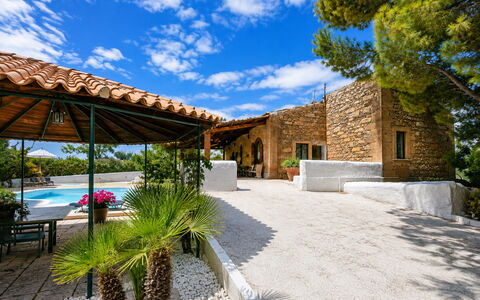 Villa Chiaramonte Gulfi: Blå, Hus, Svømmepøl, Skygge, Eco Hotel, Udvej, Udendørs Møbler, Hacienda, Estate, Villa