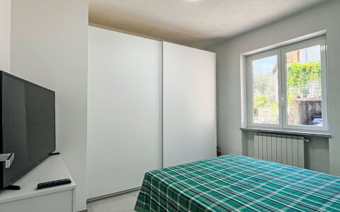 Alessandro: Indretning, Væg, Soveværelse, Gulvbelægning, Loft, Seng, Værelse, Etage, Møbel, Belysning