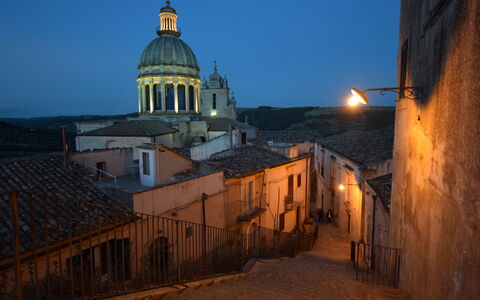 Appartamento Tramonto sul Mare: Himmel, City, Stad, Arkitektur, Kvarter, Dome, Tag, Aften, Morgen, Dome