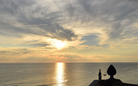 Appartamento Tramonto sul Mare: Himmel, Horisont, Vand, Sky, Daytime, Krop Af Vand, Vandressourcer, Hav, Solnedgang