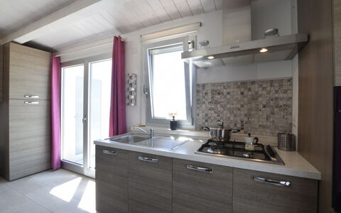 Appartamento Tramonto sul Mare: Køkken, Sanitærarmatur, Køkkenvask, Håndvask, Countertop, Større Bandage, Tap, Indretning, Køkken Apparat, Vvs