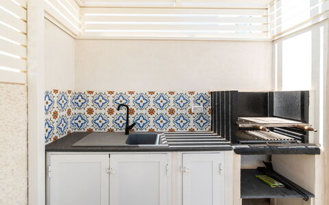 A Casa di Chica: Køkken, Gulvbelægning, Indretning, Etage, Countertop, Flise, Værelse, Cabinetry, Køkken Apparat