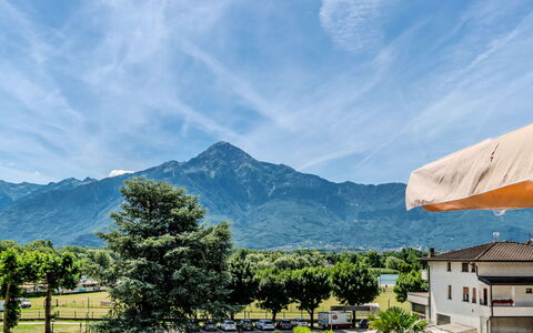 Legnone: Himmel, Bjergrige Landskabsformer, Bjerg, Bakke, Bjergkæde, Highland, Hill Station, Kam, Dal, Alps