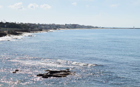 Villa Lina: Himmel, Blå, Vandressourcer, Vand, Krop Af Vand, Horisont, Kyst, Rots, Coastal Og Oceaniske Landskabsformer, Hav