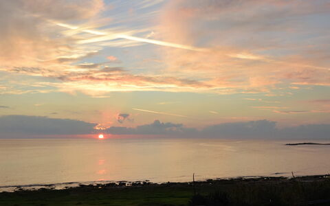 Punta Braccetto Fronte Mare: Himmel, Sky, Horisont, Daytime, Vandressourcer, Afterglow, Solnedgang, Skumring, Orange