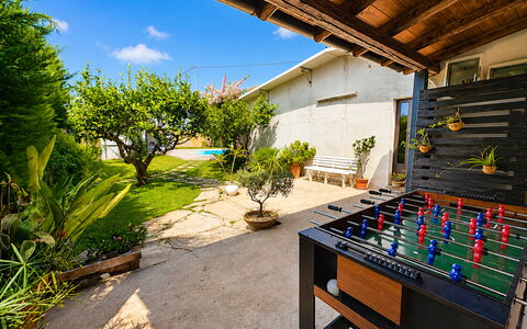 Villa Benvenuti al Sud: Møbel, Have, Backyard, Landscaping, Skygge, Lawn, Eco Hotel, Gård, Udvej, Udendørs Møbler