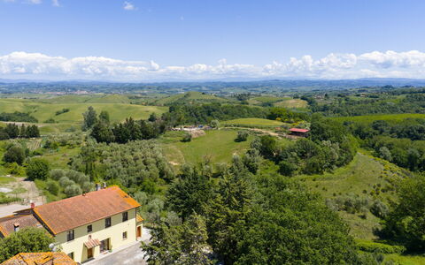 Villa i Fiori: Landskab, Græs-, Bakke, Landdistrikt, Almindeligt, Hill Station, Eng, Landsby, Pasture, Mark