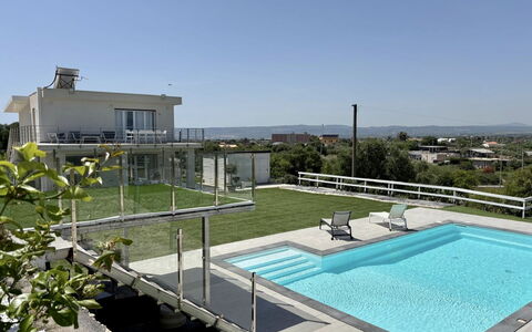 Rari House: Svømmepøl, Udvej, Kompositmateriale, Udendørs Møbler, Fritid, Skygge, Eco Hotel, Thermae, Water Feature, Villa