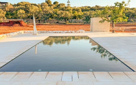 Tenuta Emma: Kompositmateriale, Afspejling, Svømmepøl, Water Feature, Reflekterende Pool, Flise, Dam, Walkway, Flise, Skygge