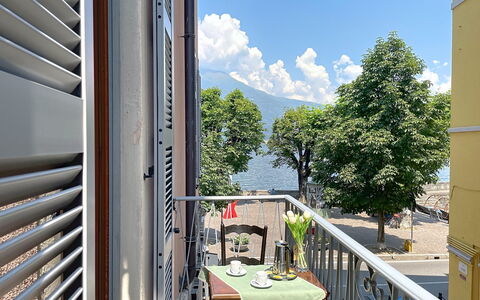 Una Finestra sul Lago: Lejlighed, Altan, Stueplante, Blomsterkrukke, Hegn
