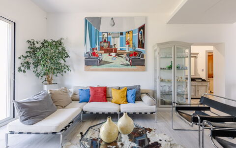 Art&Sea House: Møbel, Indretning, Couch, Gulvbelægning, Væg, Etage, Stue, Bord, Værelse, Lejlighed