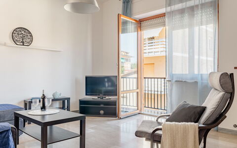 Casa Acquamarina: Møbel, Indretning, Gulvbelægning, Etage, Træ, Værelse, Loft, Belysning, Lejlighed, Stue