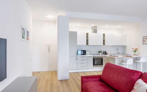 Suite Pineta: Møbel, Indretning, Gulvbelægning, Etage, Loft, Værelse, Couch, Stue, Hjem, Lejlighed