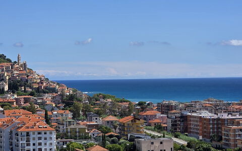 Villa Pineta della Rovere: Daytime, City, Horisont, Boligområde, Hav, Kyst, Coastal Og Oceaniske Landskabsformer, Menneskelig Bosættelse, Ocean, Turistattraktion