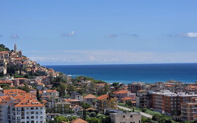 Villa Pineta della Rovere: Daytime, City, Horisont, Boligområde, Hav, Kyst, Coastal Og Oceaniske Landskabsformer, Menneskelig Bosættelse, Ocean, Turistattraktion