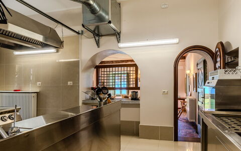 Cà Pendula: Indretning, Loft, Belysning, Køkken, Gulvbelægning, Countertop, Køkken Apparat, Større Bandage, Lysarmatur, Cabinetry