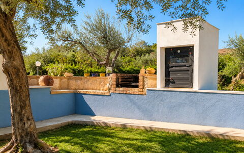 Villa le 2 Emme: Blå, Busk, Have, Kompositmateriale, Landscaping, Skygge, Beton, Design, Backyard, Svømmepøl