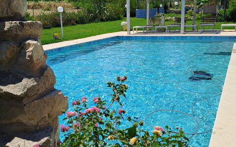 Villa le 2 Emme: Blå, Svømmepøl, Fritid, Have, Water Feature, Skygge, Udvej, Landscaping, Backyard
