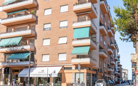 Corso 109: Bygning, Vindue, Lejlighed, Byområde, City, Stad, Facade, Kvarter, Boligområde, Ejerlejlighed