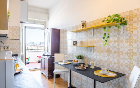 Corso 109: Gulvbelægning, Indretning, Etage, Møbel, Belysning, Køkken, Værelse, Countertop, Loft, Hjem