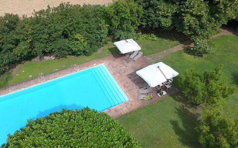 Villa Dorina: Svømmepøl, Udvej, Fritid, Udendørs Møbler, Thermae, Have, Skygge, Eco Hotel, Landscaping, Hacienda
