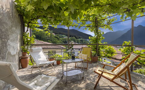 Casa Torre Il Castello: Møbel, Køkken & Spisebord, Stol, Etage, Hav, Altan, Ocean, Udvej, Eco Hotel, Spisestue