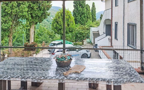 Cà Olivella: Møbel, Køkken & Spisebord, Stol, Etage, Hav, Altan, Ocean, Udvej, Eco Hotel, Spisestue